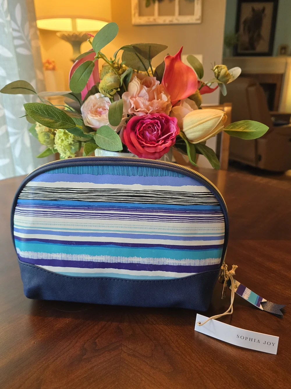 Sofia Joy Rounded Top Makeup Bagnice Zipper Larger Than The Average Bag